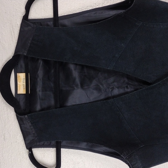 Looney Tunes Vintage 90's Tasmanian Devil Black Suede Leather Snap Front Vest - Picture 2 of 11